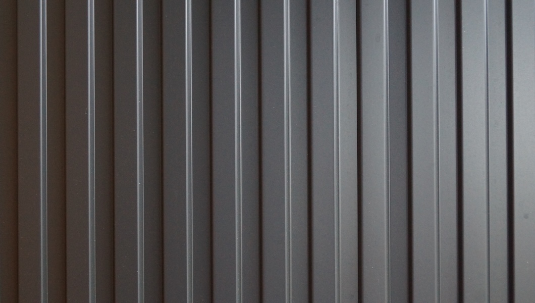 下地調整の重要なポイント3　釘頭と下地強度の確認（トタン）