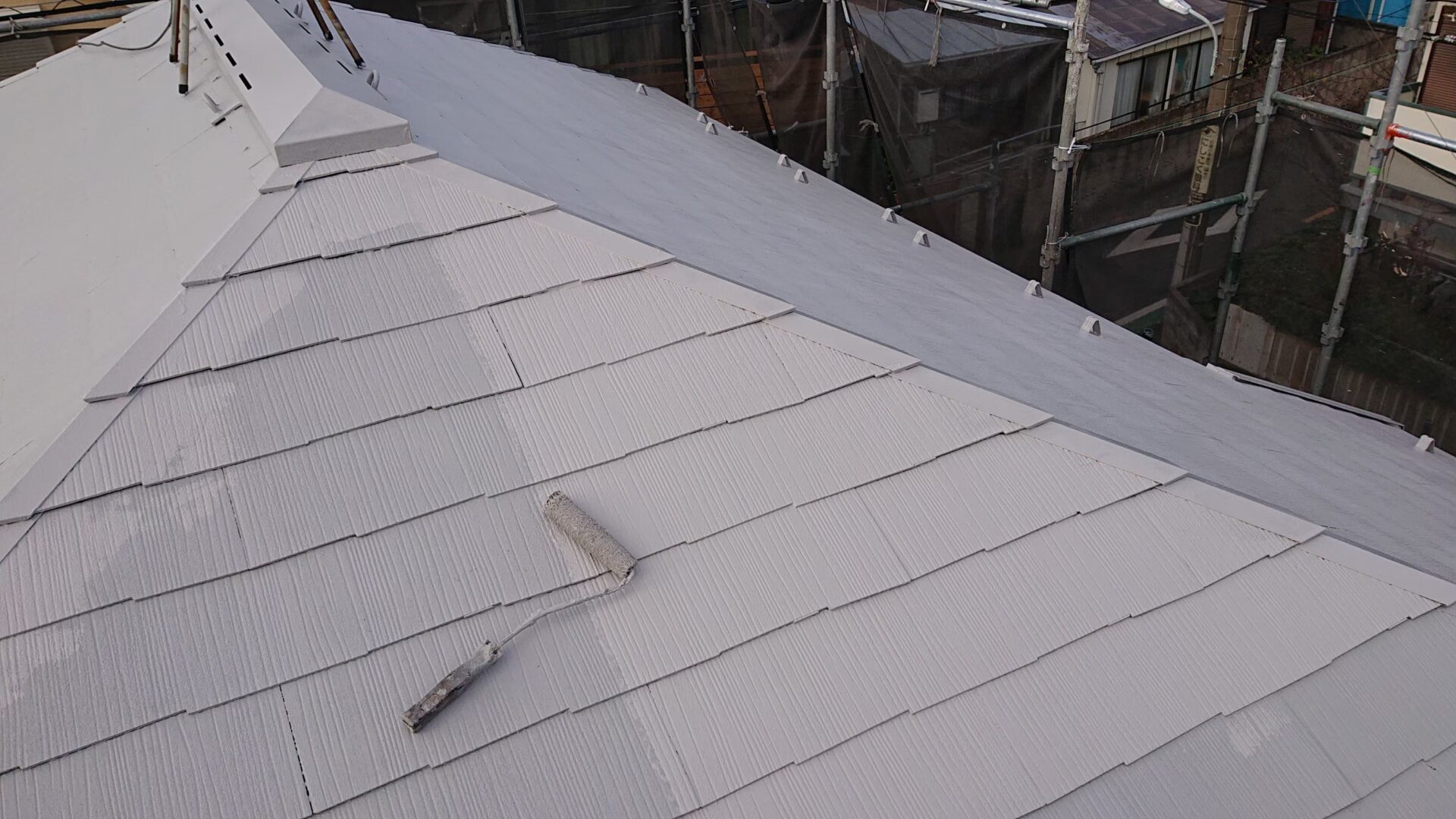 強風が吹く時期に注意！被害を防ぐ屋根板金工事について解説します！