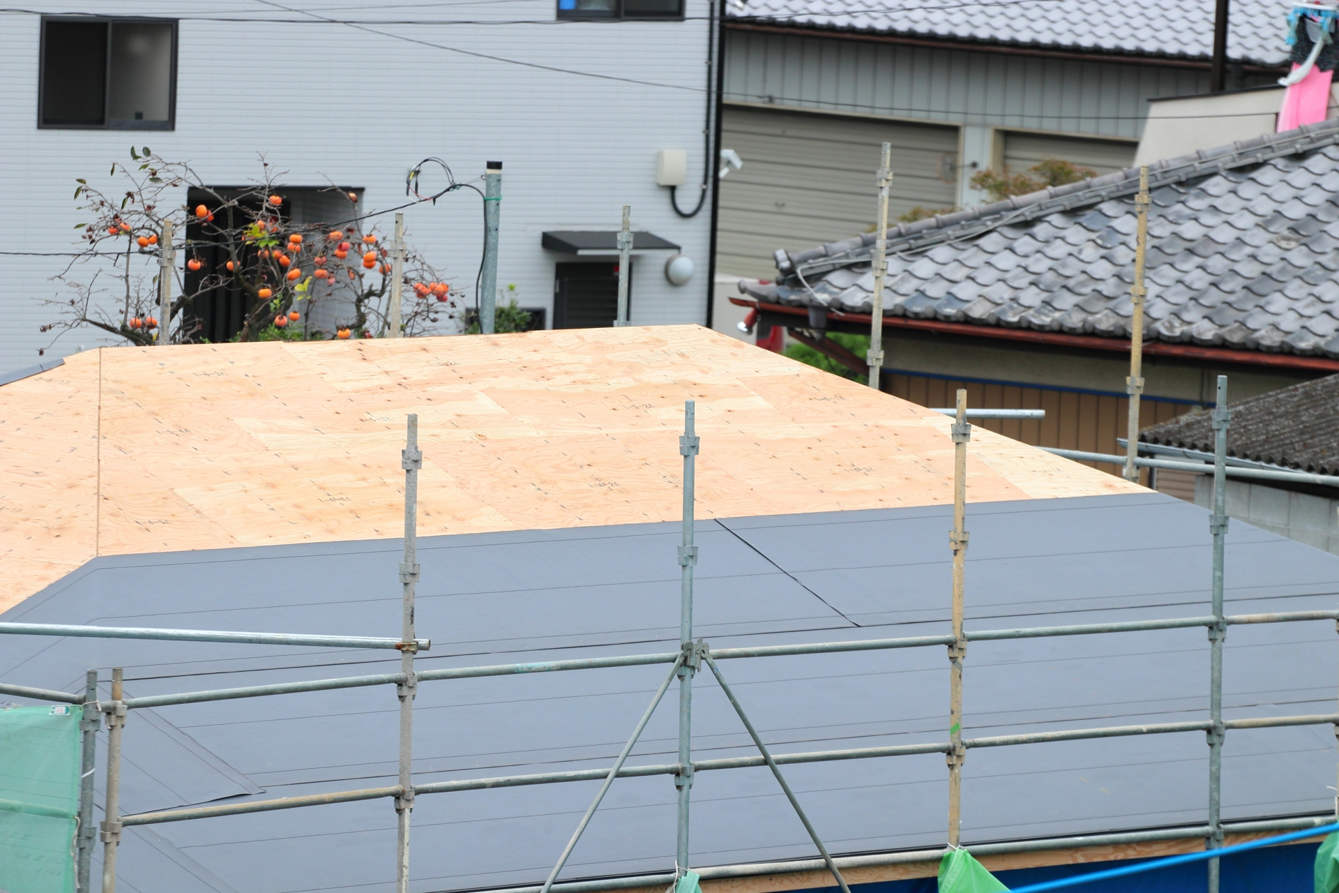 そろそろ屋根のメンテナンスがをしなきゃ！屋根葺き替えとカバー工法はどちらがおすすめ？