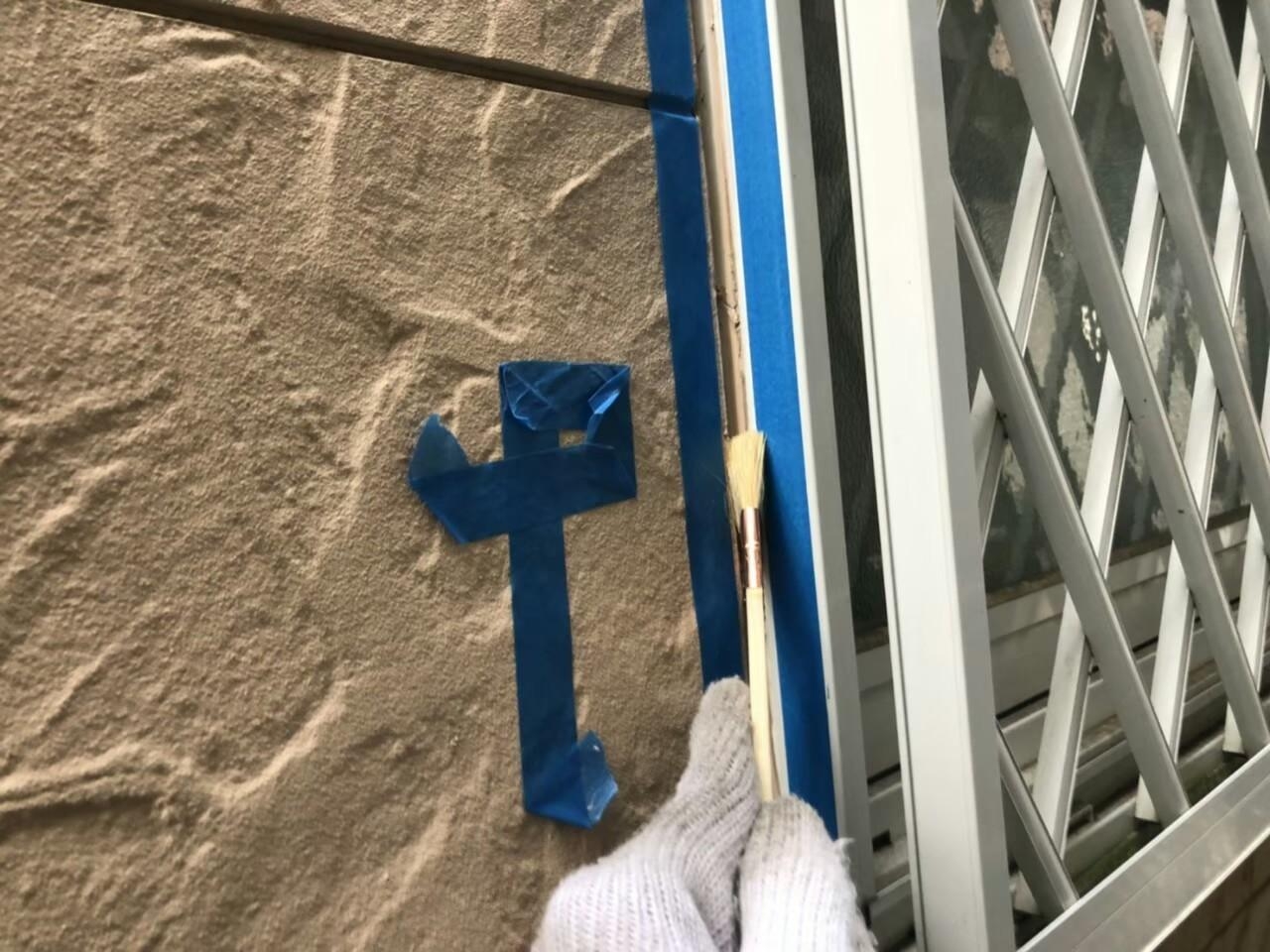 東京都府中市　外壁塗装工事　コーキングの打ち替えと増し打ちの違い