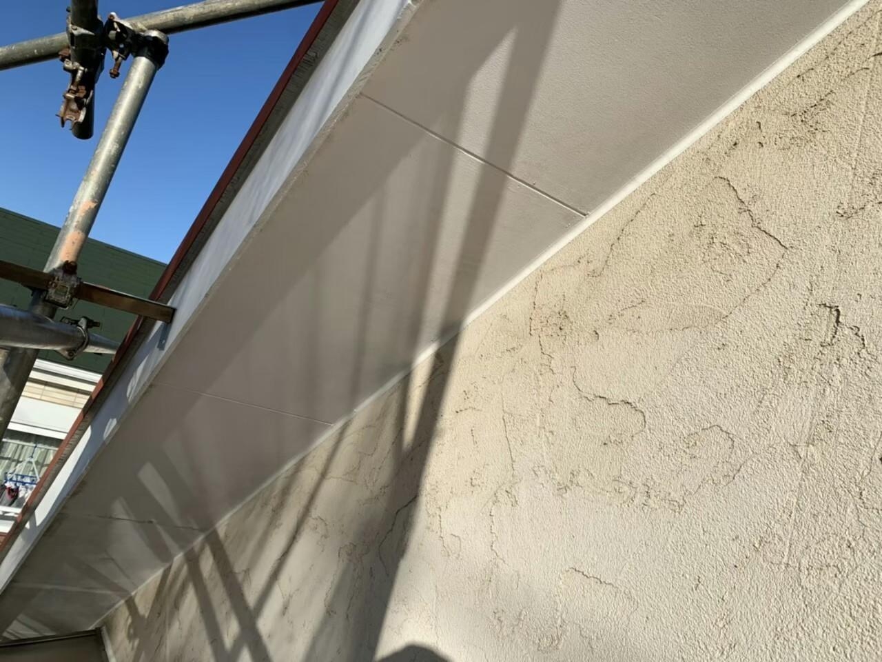 東京都小金井市　外壁塗装工事　軒天井と破風板のメンテナスについて