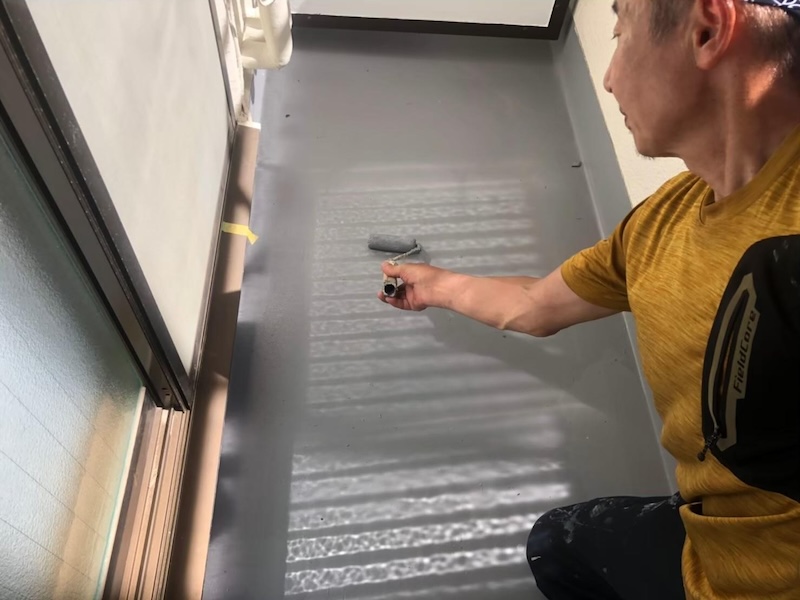 東京都府中市　マンション　外壁塗装工事　ベランダ防水 トップコート塗装