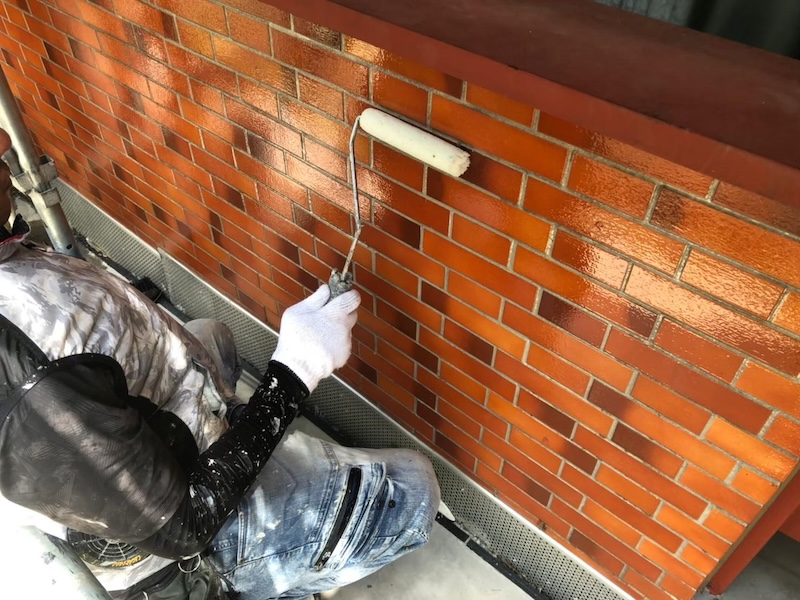 東京都府中市　マンション　外壁塗装工事　外壁タイルのクリヤー塗装