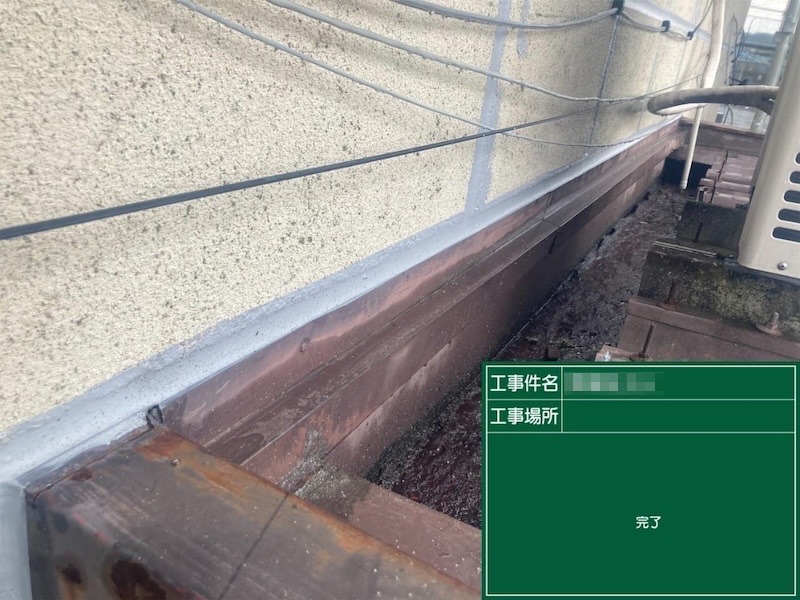 東京都多摩市　外壁塗装工事　外壁継ぎ目と雨押さえ、通気口のシール処理