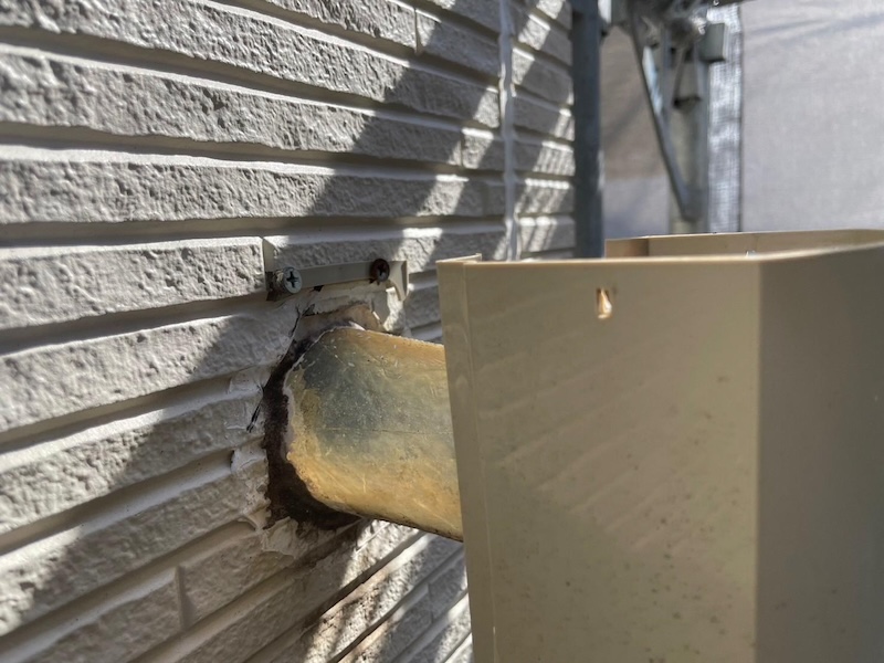 引き込みや取り合いなどの建物に生じる隙間はシール処理が必要です！｜東京都多摩市