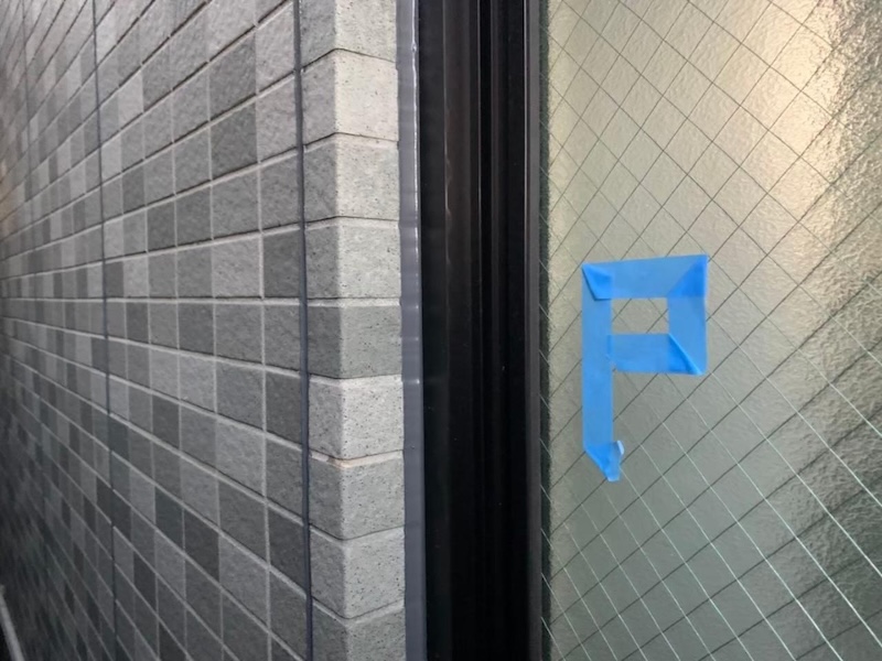 東京都小金井市｜窓まわりのコーキングの劣化にご注意ください！