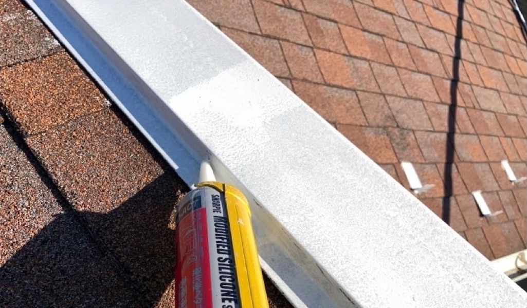 屋根塗装を長持ちさせるのに欠かせない下地処理について解説します!