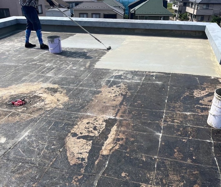 ベランダや屋上の防水を手入れせずに放置した時のリスクとメンテナンスフロー