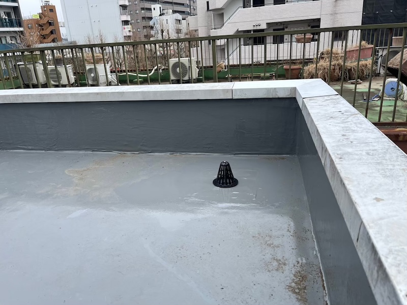 ベランダや屋上の防水を手入れせずに放置した時のリスクとメンテナンスフロー