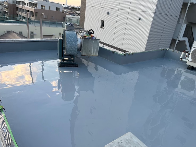 ベランダや屋上の防水を手入れせずに放置した時のリスクとメンテナンスフロー