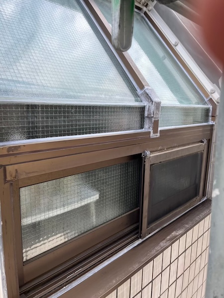 天窓とベランダドレンのシーリング処理を行いました!|東京都調布市